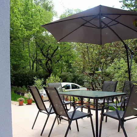 Fuege Vendeghaz Sajkod *