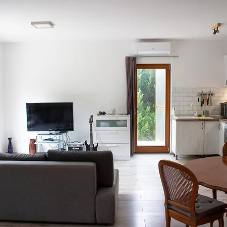 Fuege Vendeghaz Sajkod بيت للعطل *