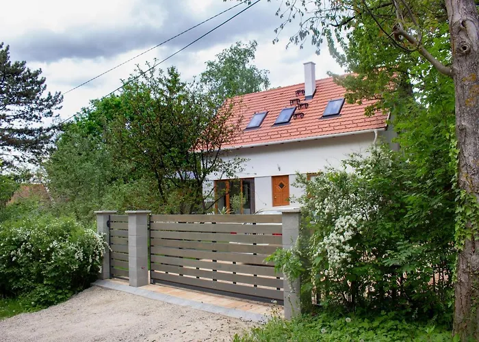 Fuege Vendeghaz Sajkod * טיהאני